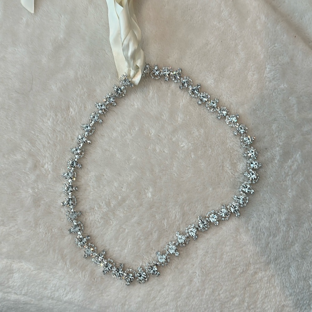 Crystal belt